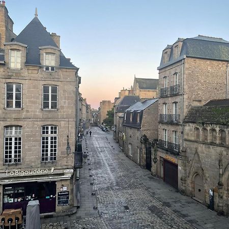 Spacieux Appartement Au Coeur Du Centre Historique De Dinan Dış mekan fotoğraf