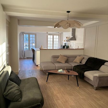 Spacieux Appartement Au Coeur Du Centre Historique De Dinan Dış mekan fotoğraf